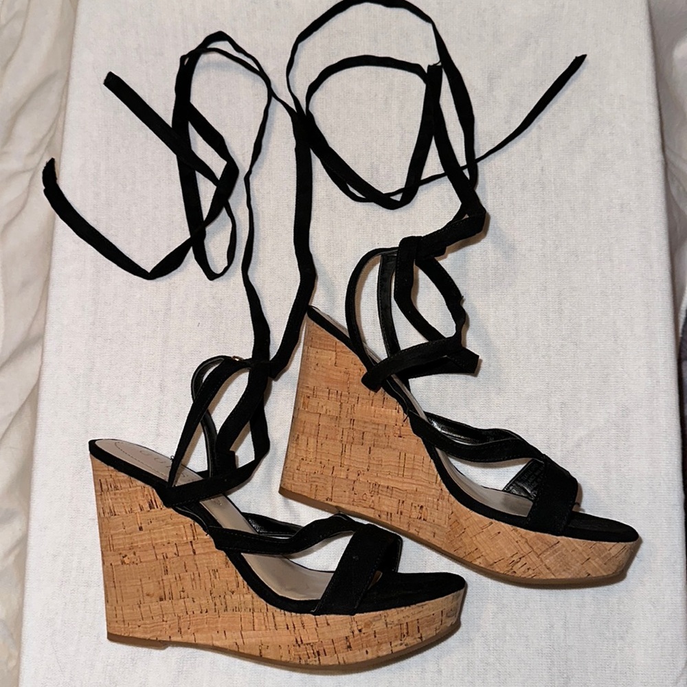 Guess: black tie up wedges 〰️